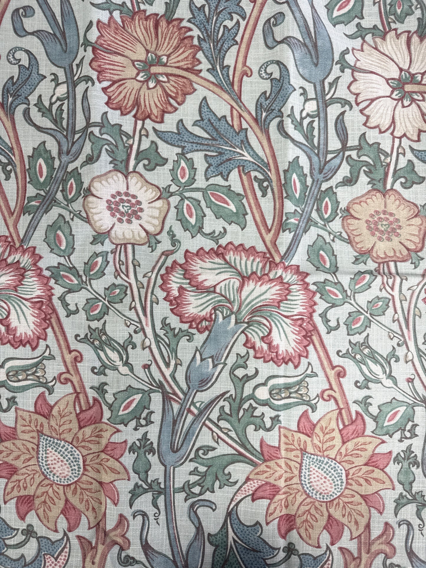 Morris & Co, pink & rose, 3.6 yards,