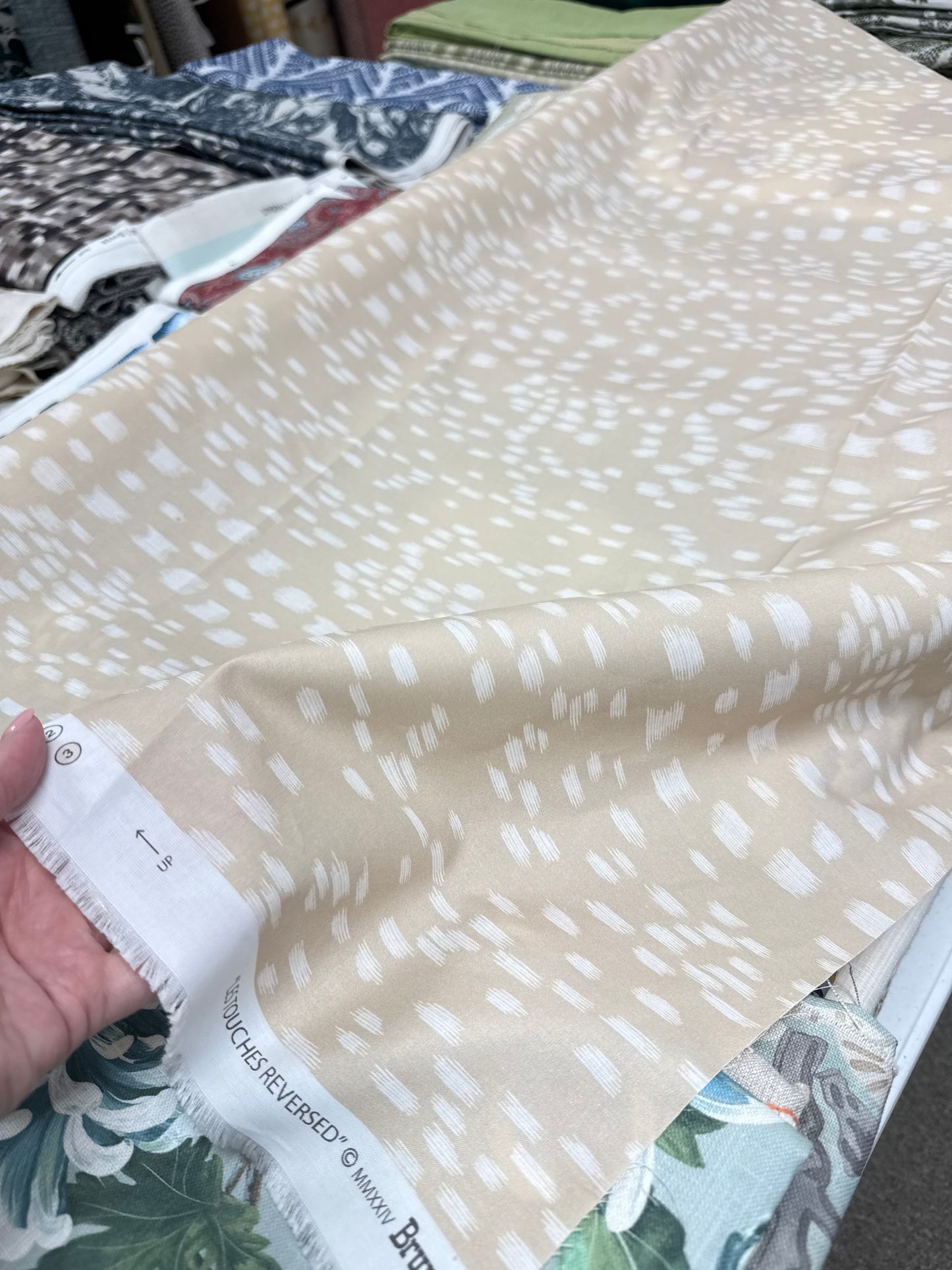 Brunschwig & Fils, Les touches reversed, 3.75 yards