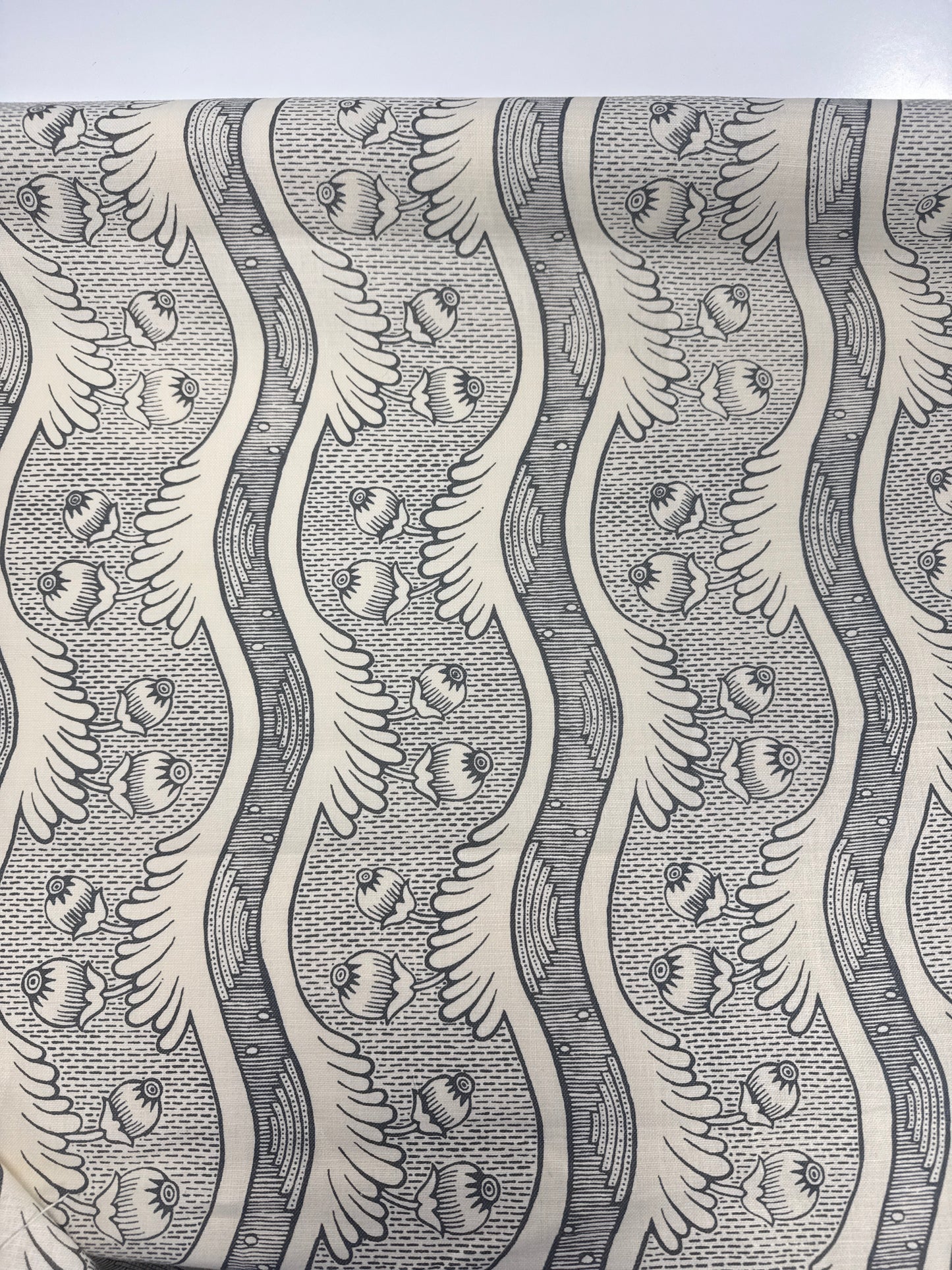 Antoinette Poisson, grenades, 1.75 yards