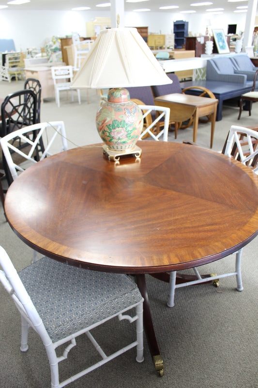 Traditional Round Dining Table
