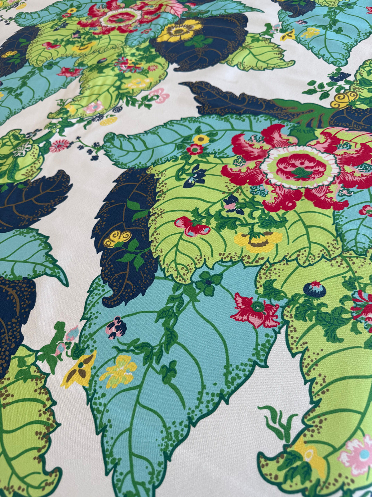 Dorothy Draper Tobacco Leaf multi 1.5 Yards