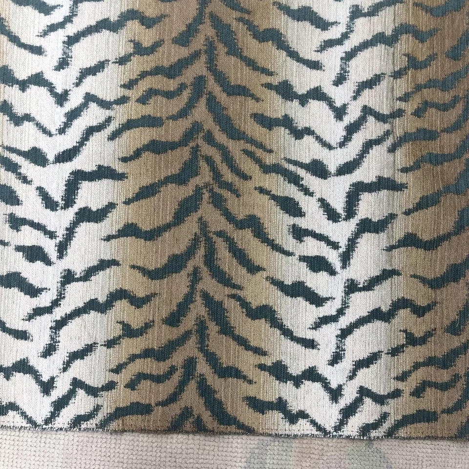 KRAVET ANIMAL TIGER SKIN BLUE BEIGE PERFORMANCE UPHOL FABRIC 1.9 YARDS