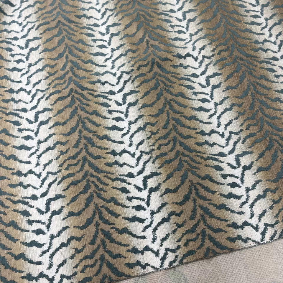 KRAVET ANIMAL TIGER SKIN BLUE BEIGE PERFORMANCE UPHOL FABRIC 1.9 YARDS