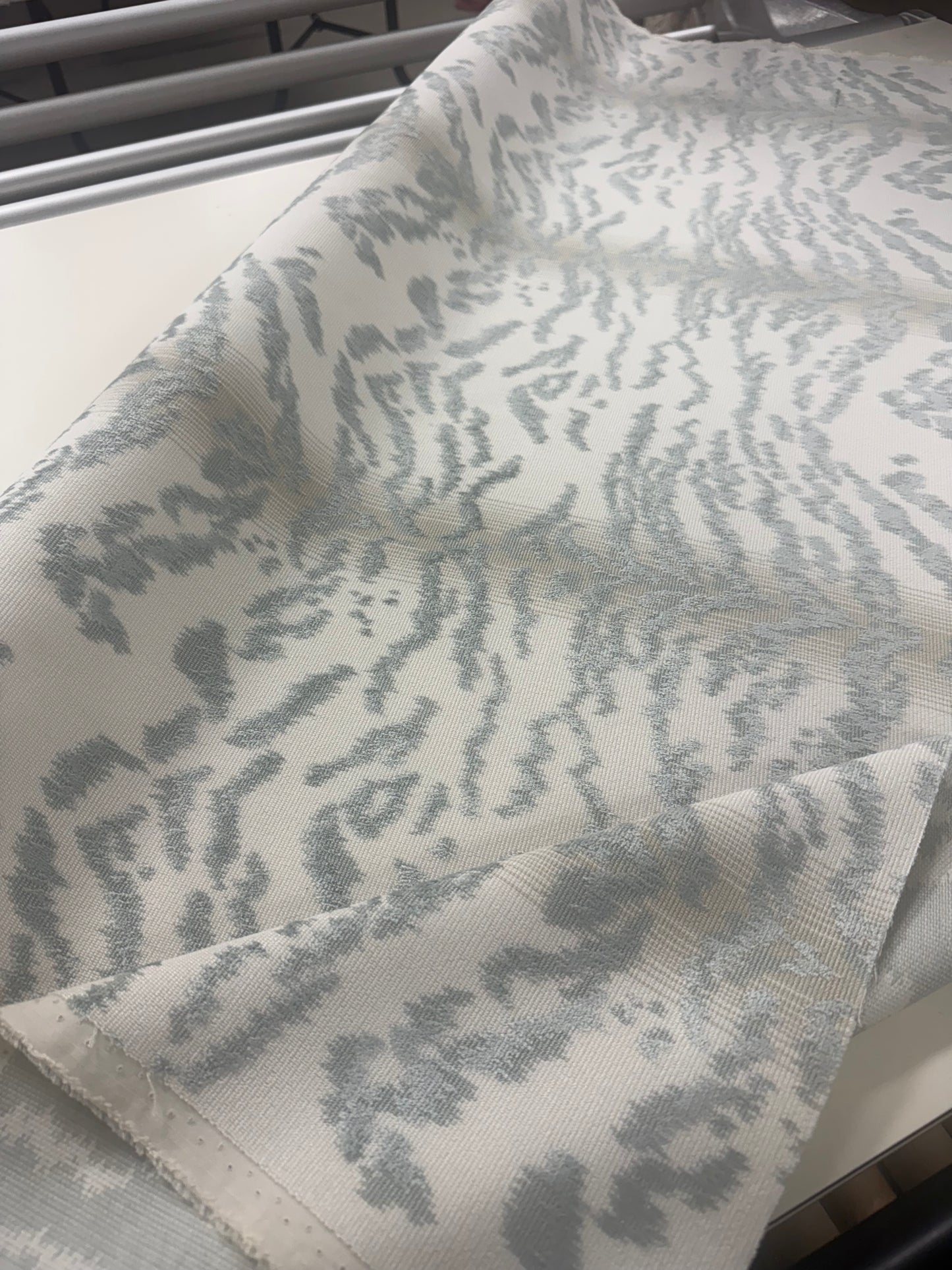 Cowtan and Tout, Rajah, 2.5 yards