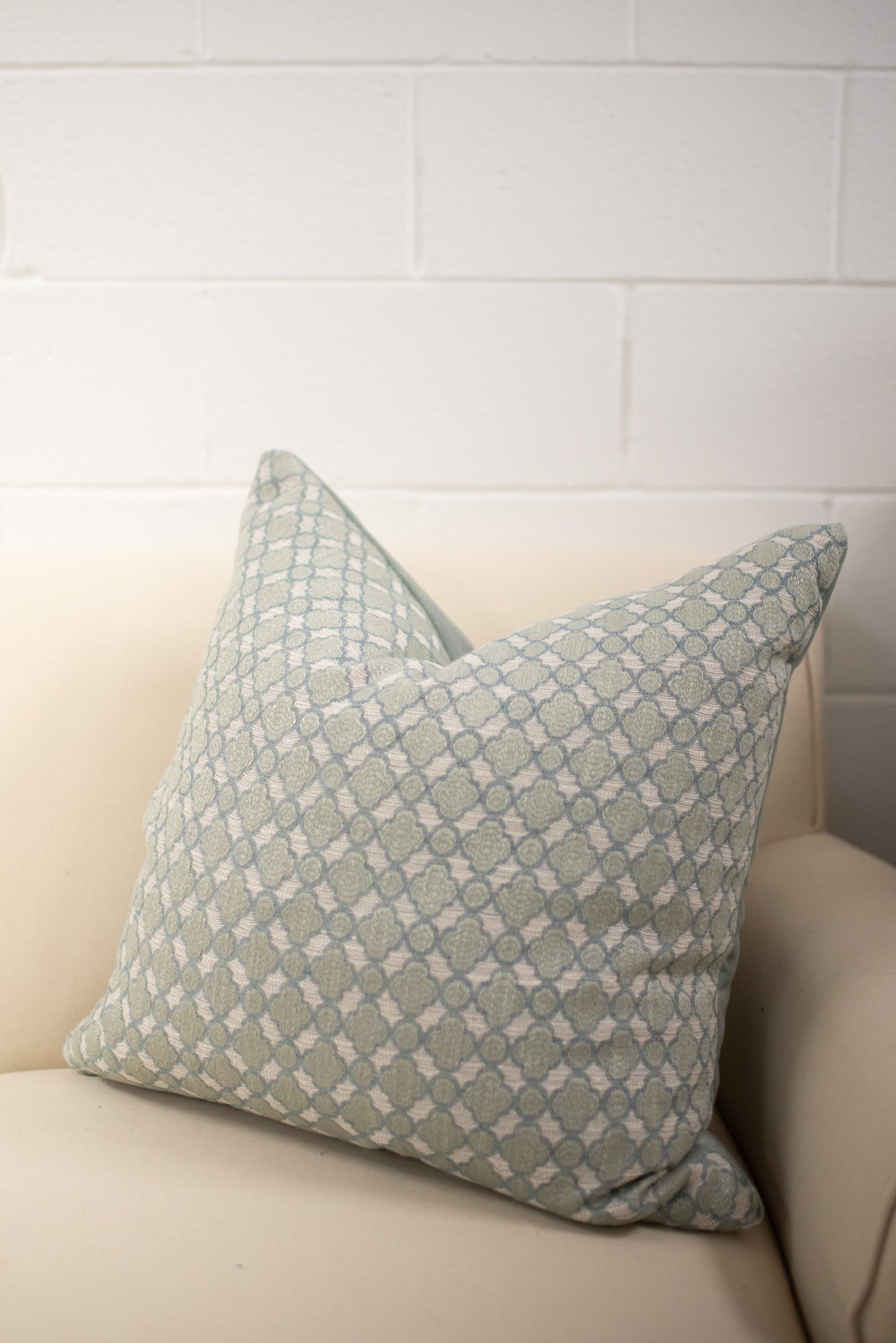 Colefax & Fowler Castele pillow cover