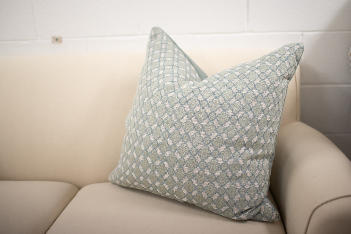 Colefax & Fowler Castele pillow cover