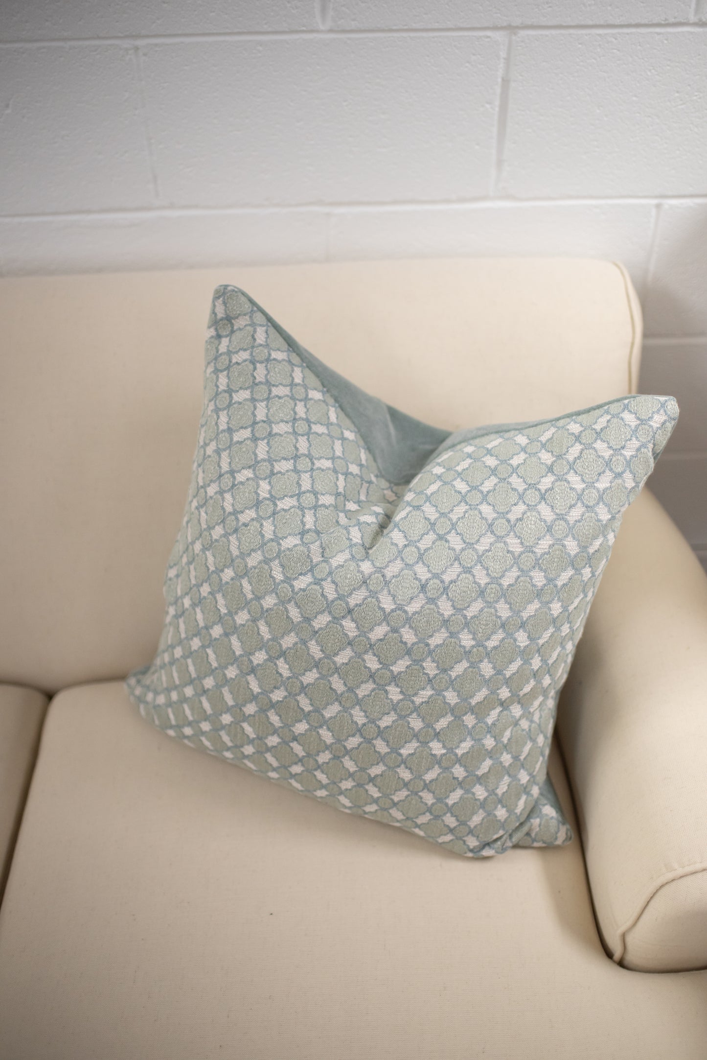 Colefax & Fowler Castele pillow cover