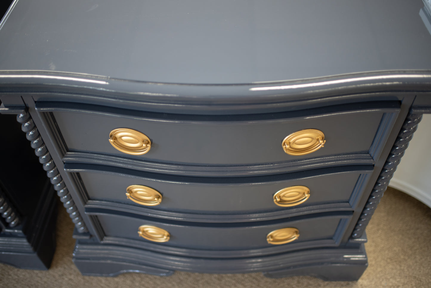 Pair of Nightstands lacquered hale navy