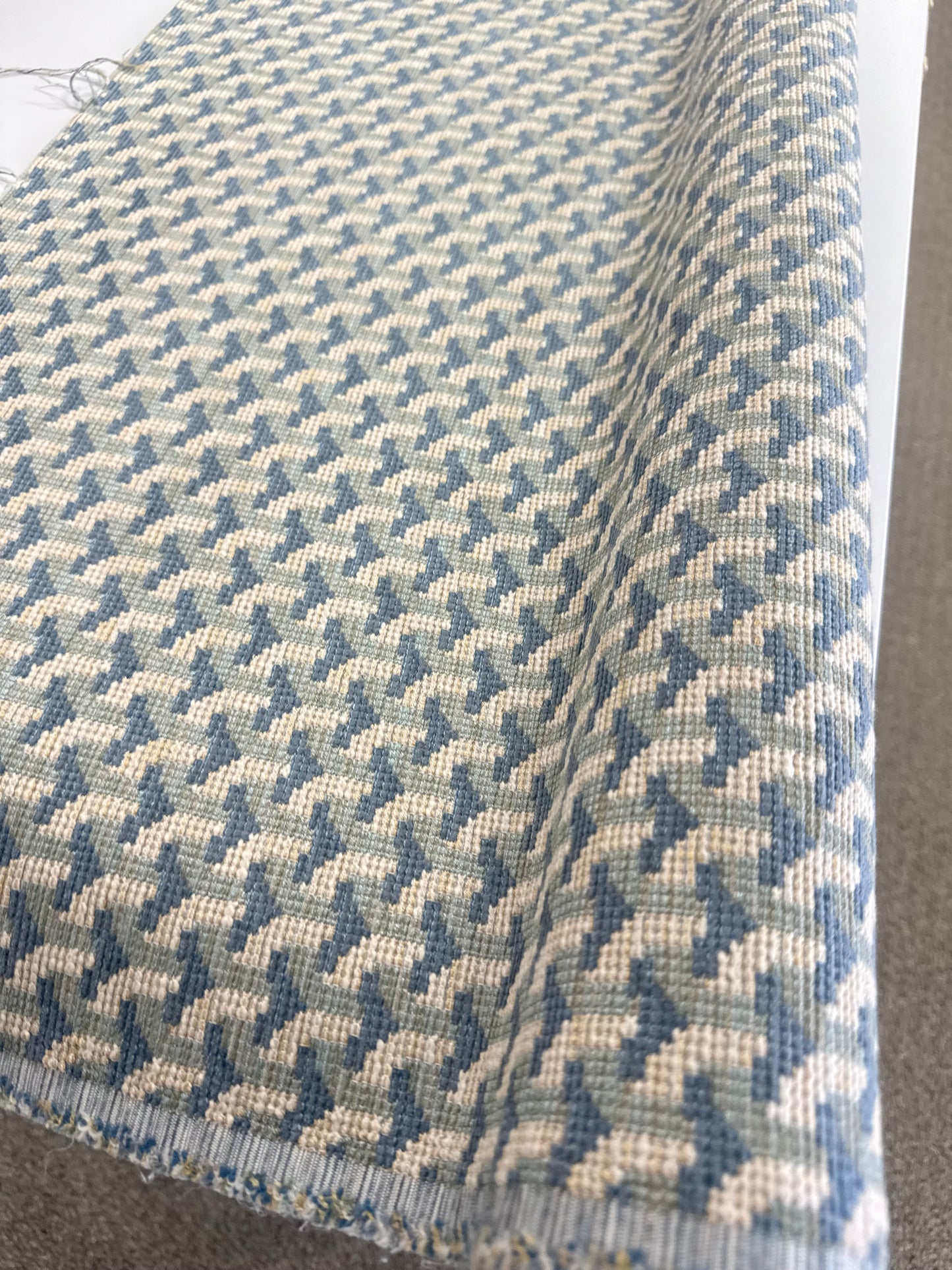 Cowtan and Tout, Rialto, 1 yard