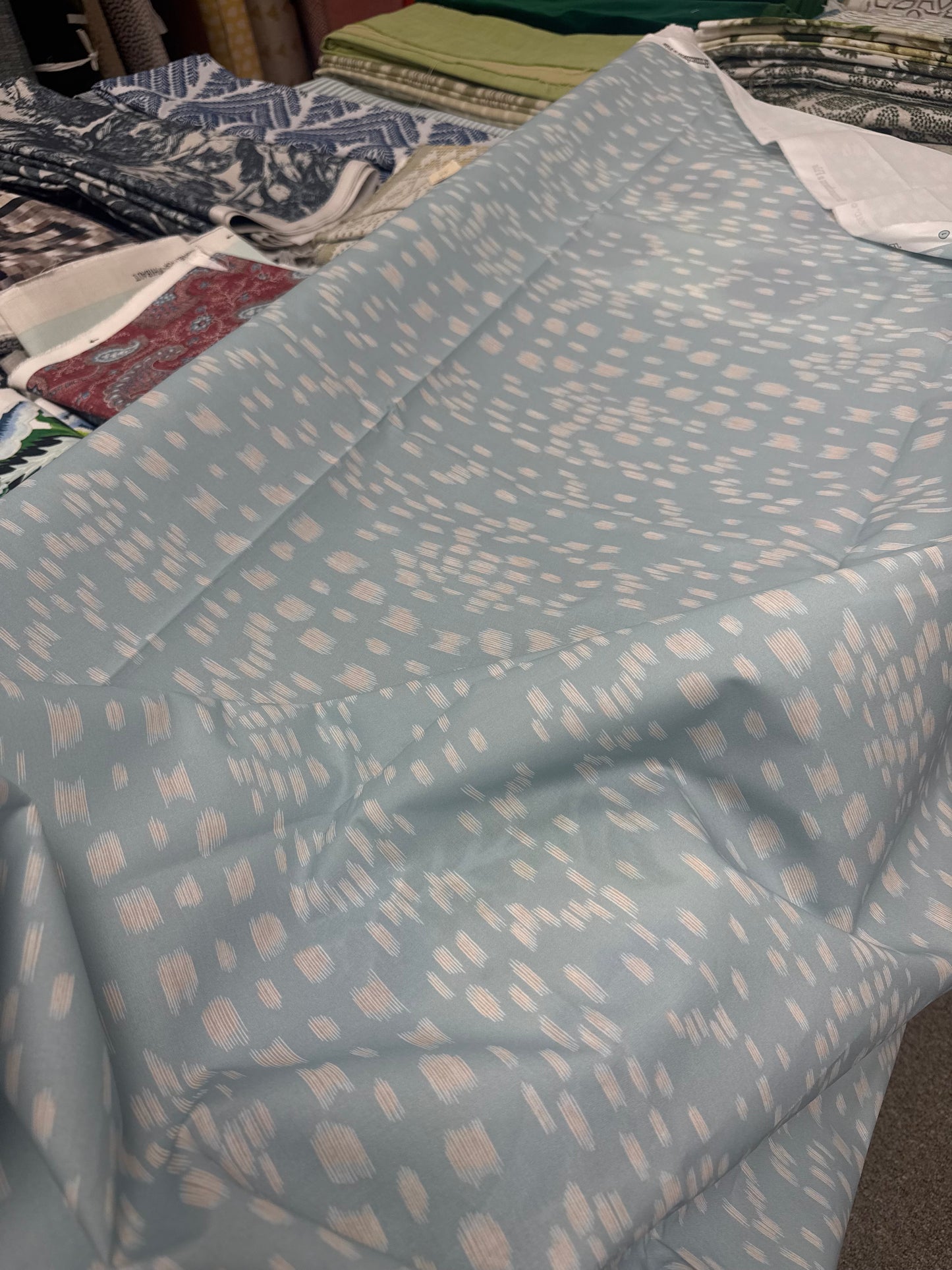Brunschwig & Fils, Les touches reversed, by the yard