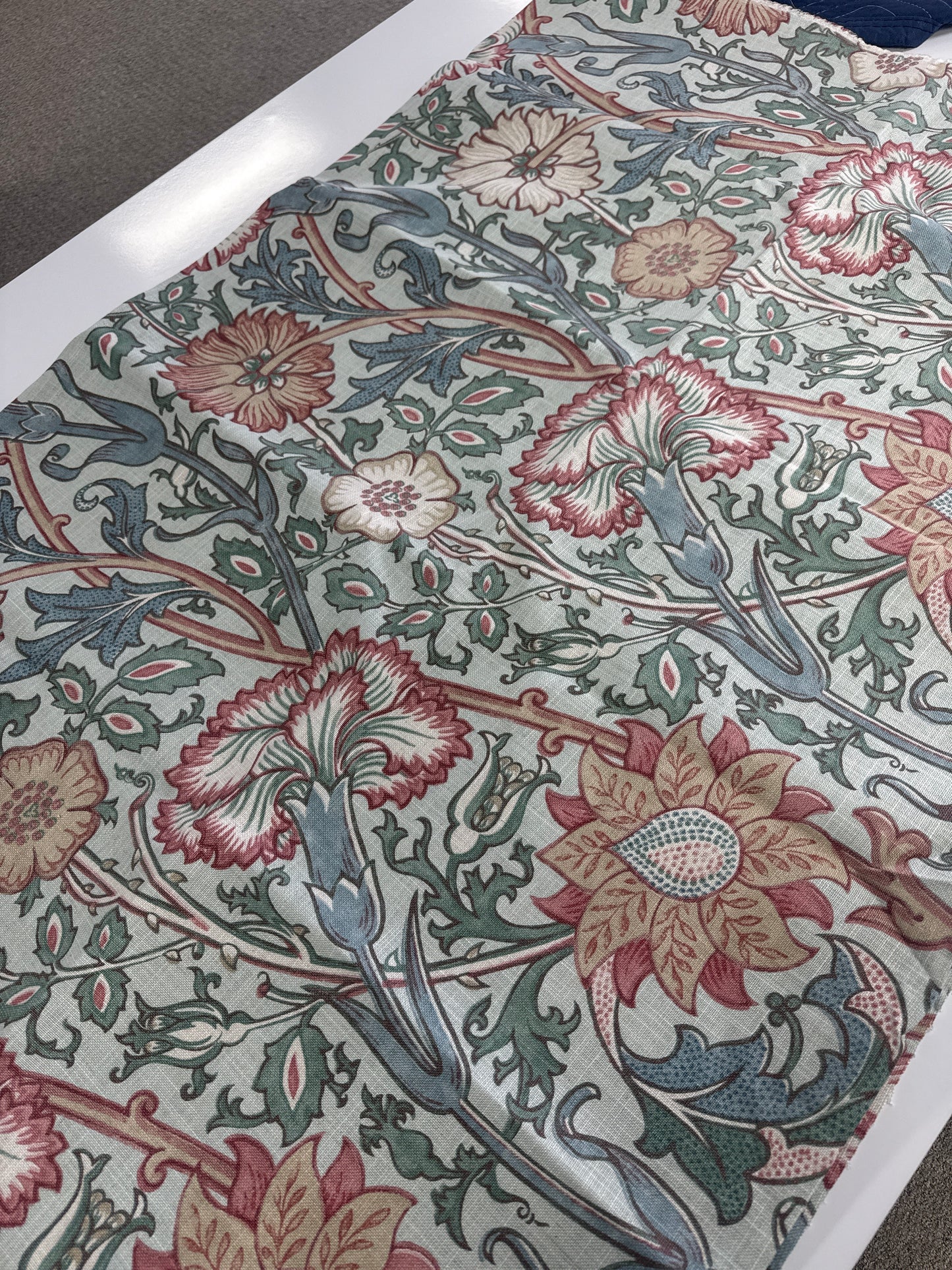 Morris & Co, pink & rose, 3.6 yards,