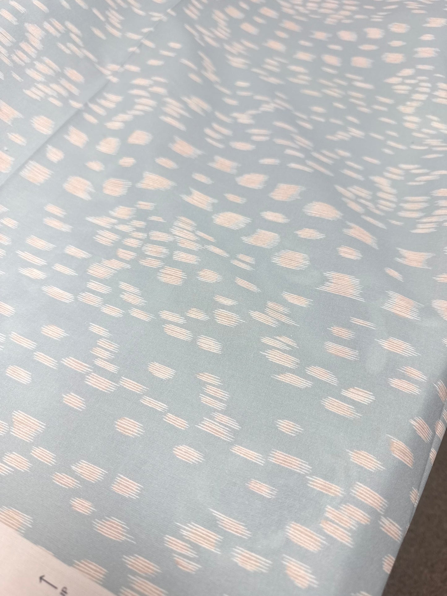Brunschwig & Fils, Les touches reversed, by the yard