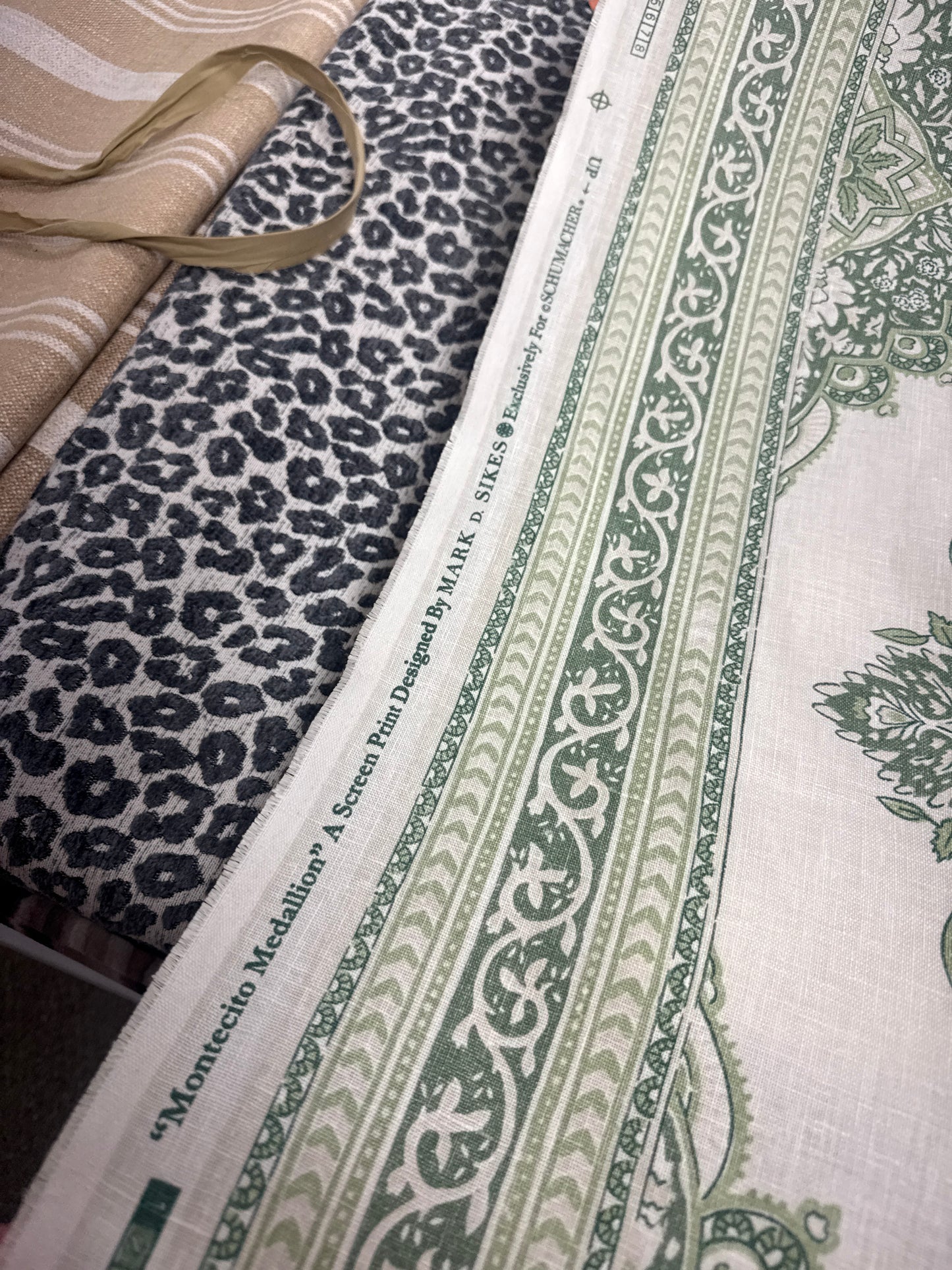 Schumacher, montecito medallion, by the yard